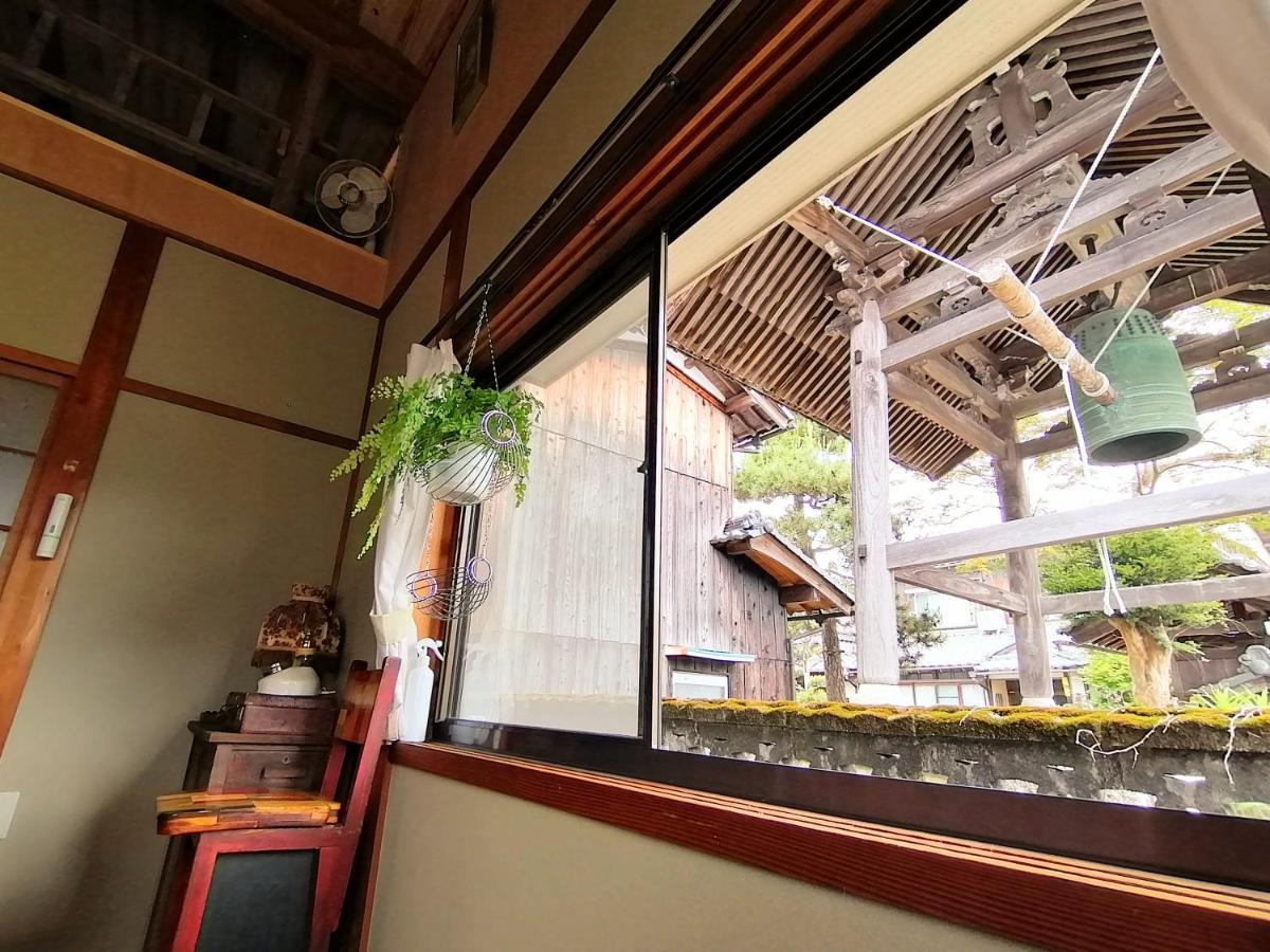 静かに過ごす古民家ステイ Staying Quietly In Renovated House Takashima Bagian luar foto